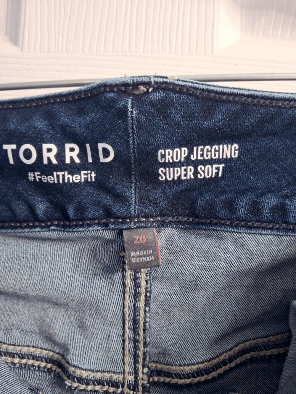 Torrid Super Soft Crop Jeggings, size 20 - Picture 3 of 5
